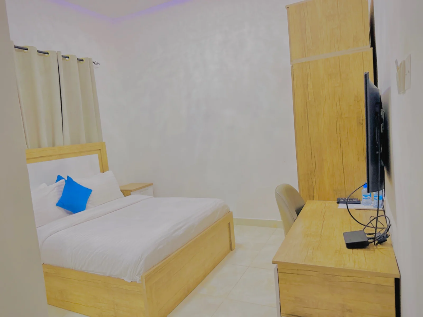Rooms and suites