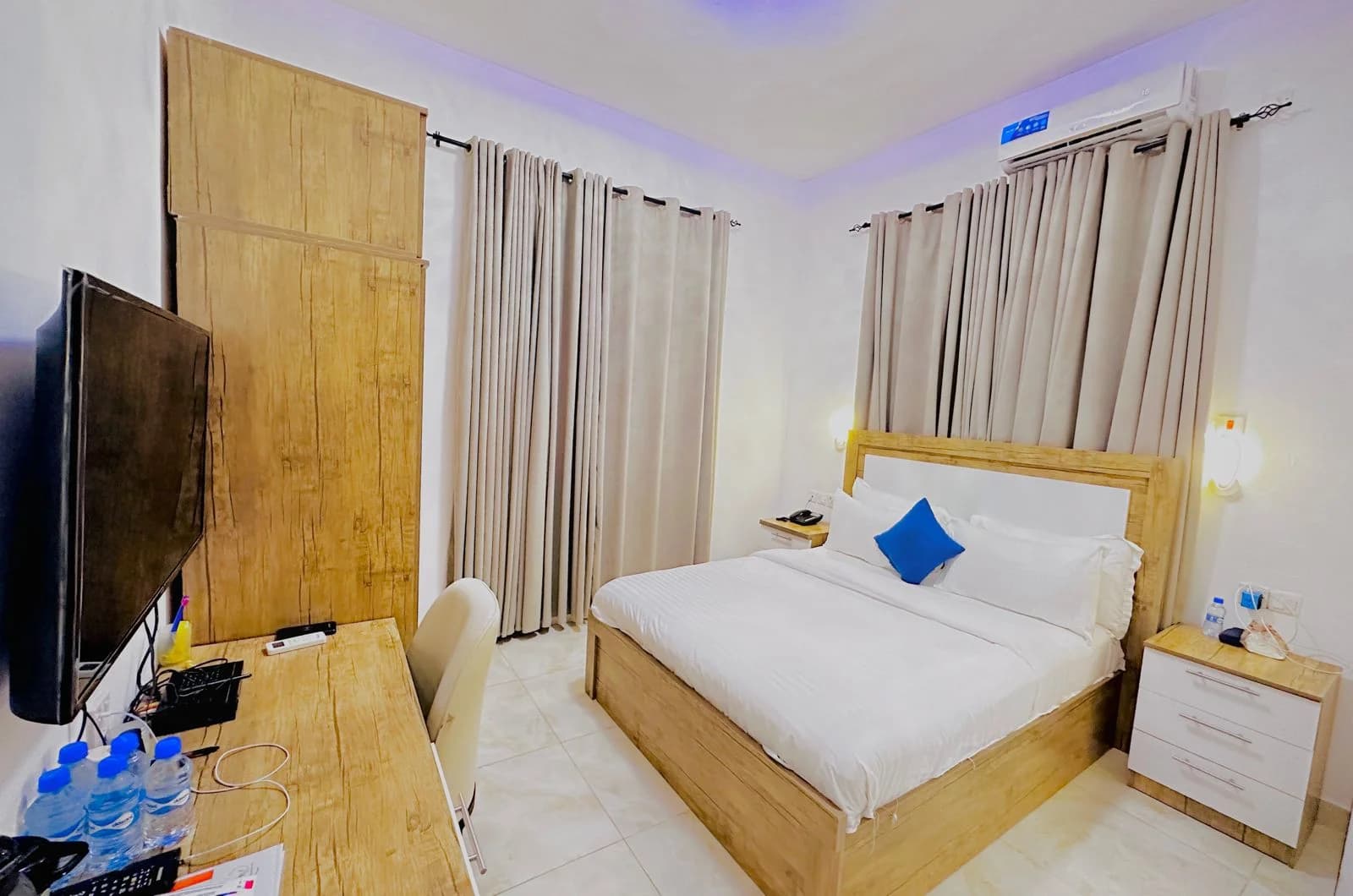 Standard Suite image 3